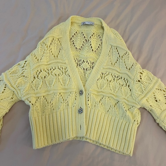 Zara yellow crochet cropped cardigan - Picture 2 of 4